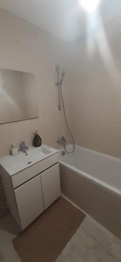 Apartament Central. Bloc Nou. Leilighet Bacău Eksteriør bilde